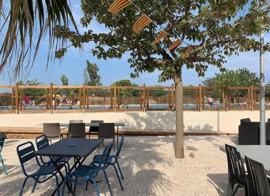 Les Mobil Homes De Naka, Une Entree Gratuite Pour La Reserve Africaine Port-la-Nouvelle Exterior photo
